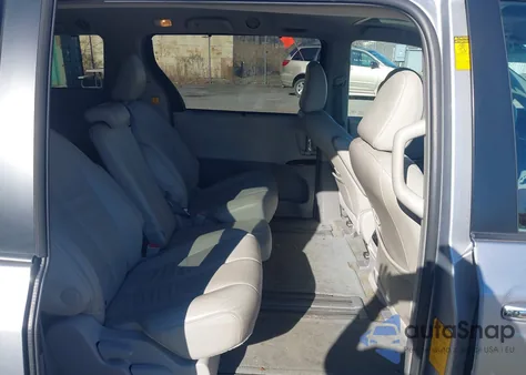 2013 Toyota Sienna Xle V6 8 Passenger from USA, damaged, VIN 5TDYK3DC5DS303944